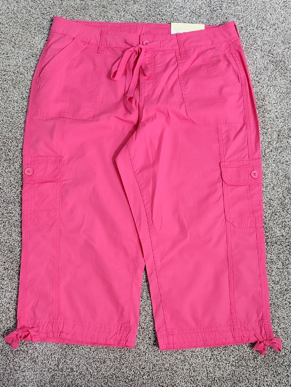 NWT Cargo Capris
